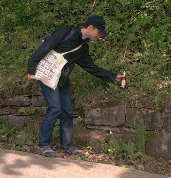 ingo collecting returnable bottle