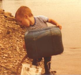 ingo an der Weser mit Kanister